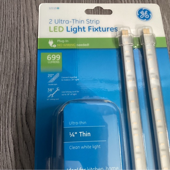 GE Ultra-Thin LED Light Fixture Bright Strips - Plug-in, 10 in X 3 - Picture 4 of 7